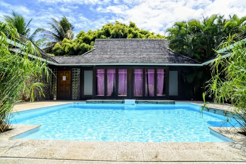 Pool Mountain Moorea - Image 1