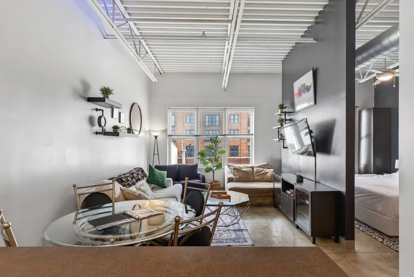 Funky 1BR Studio w/ Parking | Heart of Short North - Image 1