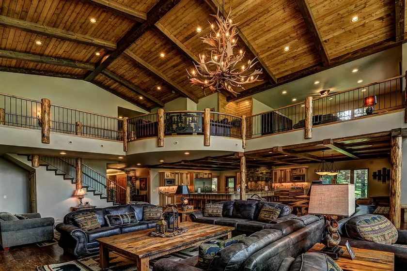 Luxe Lakefront Lodge: Dock & Game Room - Image 1