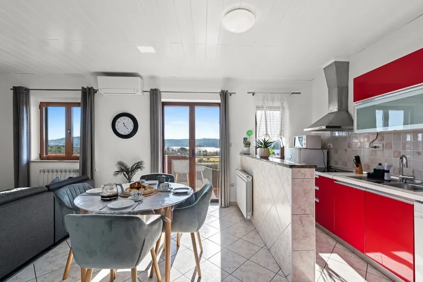 Sea View apartments with shared Pool - Image 1