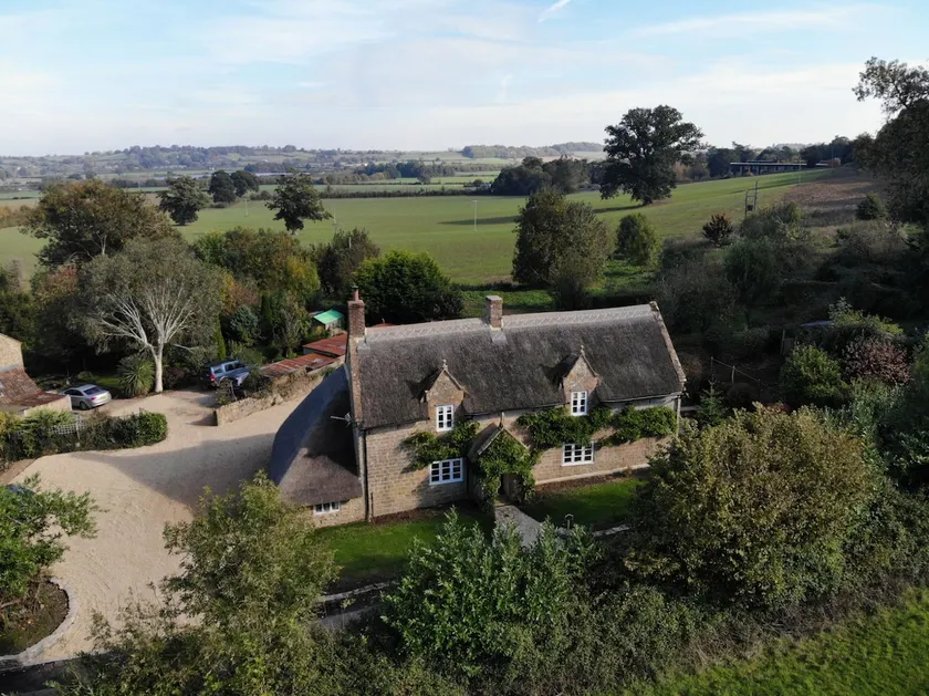 Orchard Cottage - sleeps 8 guests  in 4 bedrooms - Image 1