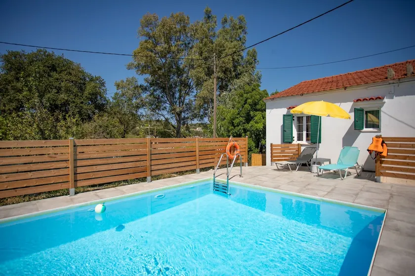 Varvara: Beach House com A / C, vistas deslumbrantes - Image 1