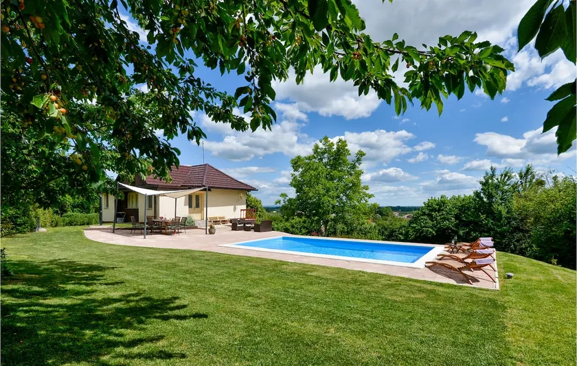 Three-Bedroom Holiday Home In Ludbreg - Image 1