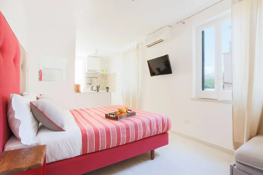 SorrentoVibes - Central Sorrento Apartment by PiazzaTasso&OldTown - Image 1