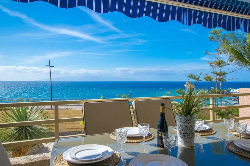 Stunning 2Bed SeaView Apt by Dream Homes Tenerife - Image 1