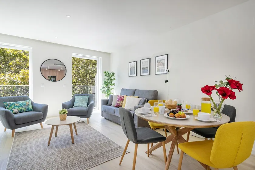 Stylish Apt in Liberdade with Parking by LovelyStay - Image 1