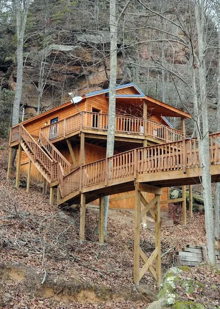 Pet-Friendly Retreat by Rock Wall w- Hot Tub - Image 1