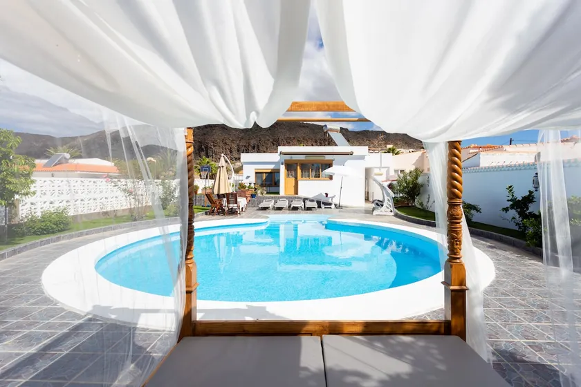 Bungalow Palm Mar with pool and garden - Image 1