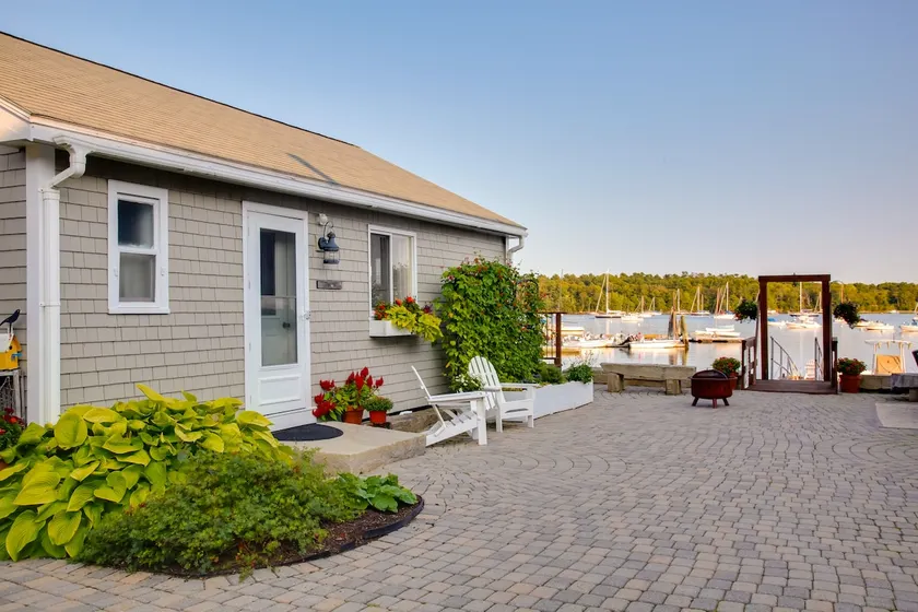 'Heron Cottage' on Casco Bay w/ Deck & Boat Dock! - Image 1