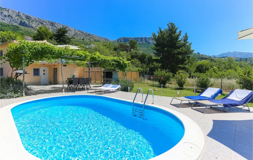 Gorgeous Home In Solin - Image 1