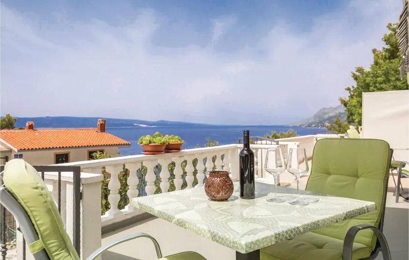 Stunning apartment in Brela - Image 1