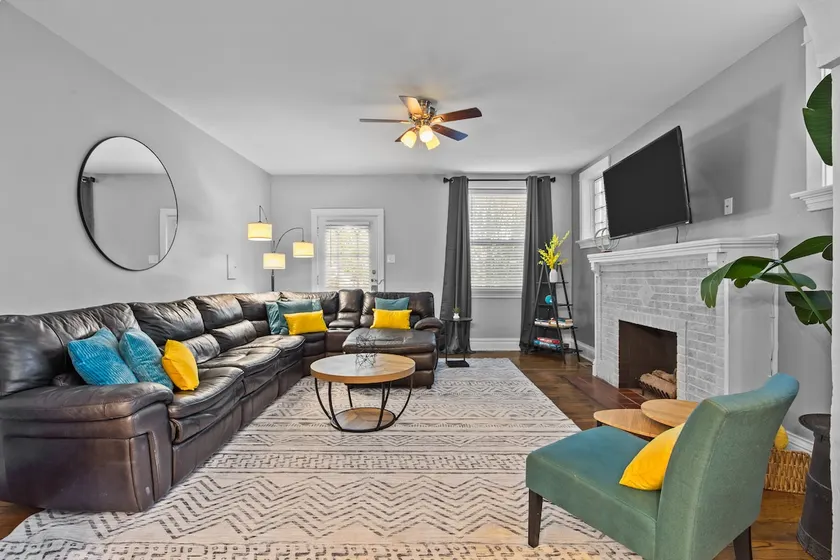 Charming 3BR Near Botanical Garden | Quiet & Roomy - Image 1