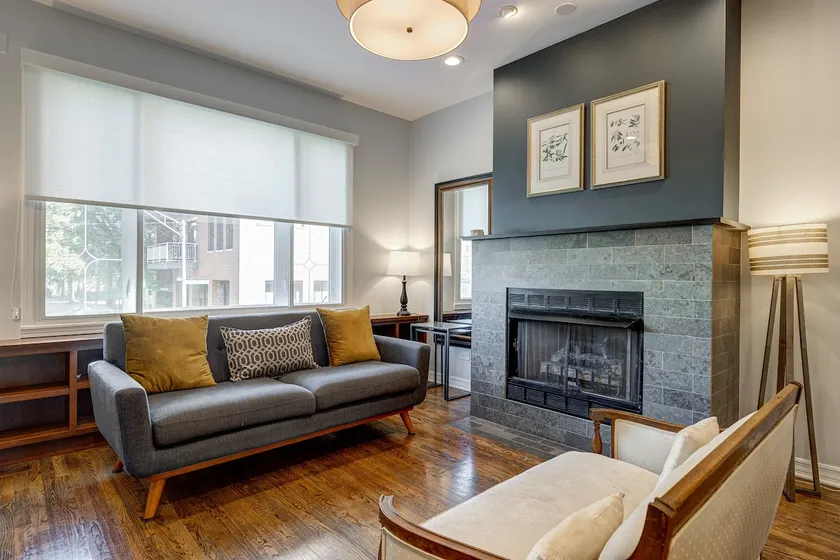 Spacious & Elegant Old Town Duplex - Image 1