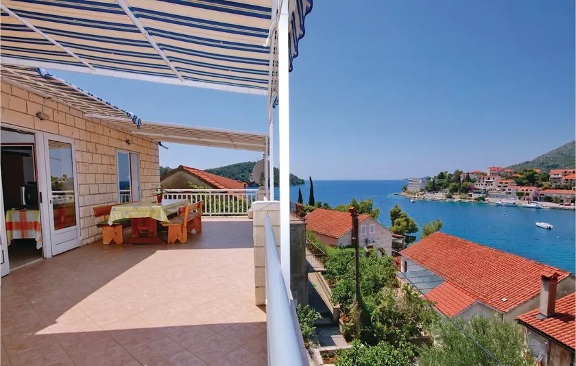 Magnífico apartamento en Brna con vistas al mar. - Image 1