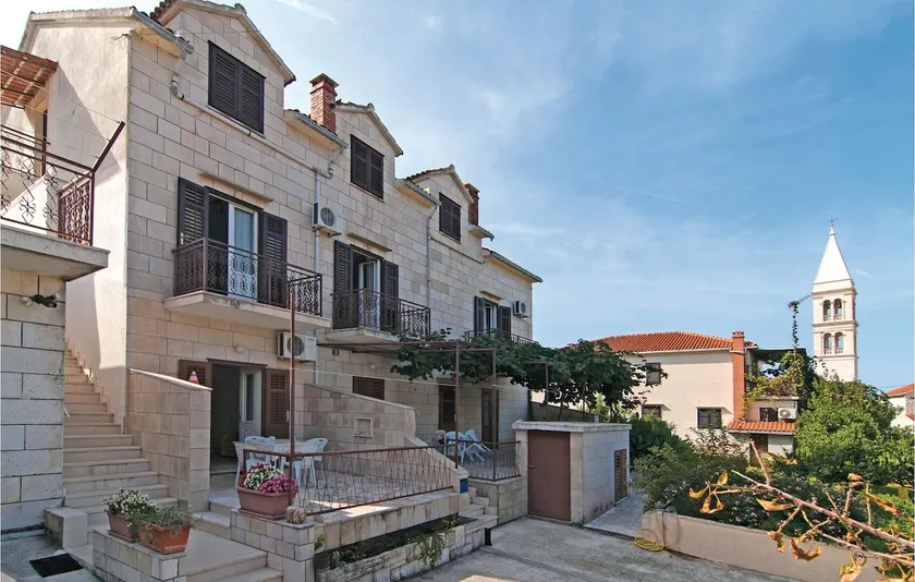 Pet friendly apartment in Supetar - Image 1