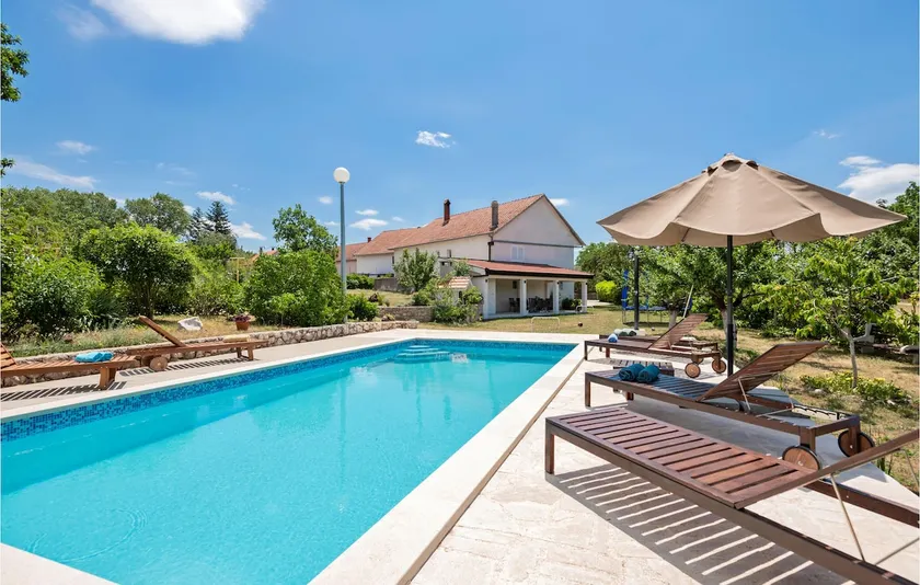 Awesome Home In Imotski - Image 1