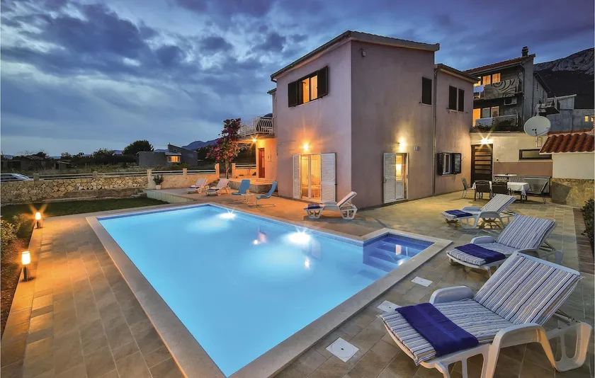 Three-Bedroom Holiday Home In Kastel Sucurac - Image 1