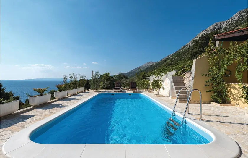 Stunning Home In Dingac - Image 1