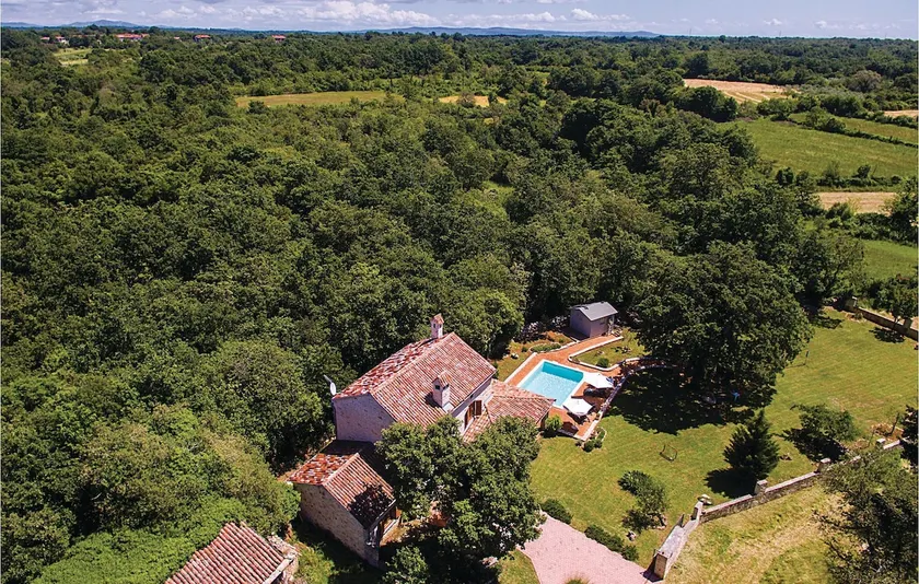 Gorgeous home in Klarici - Image 1