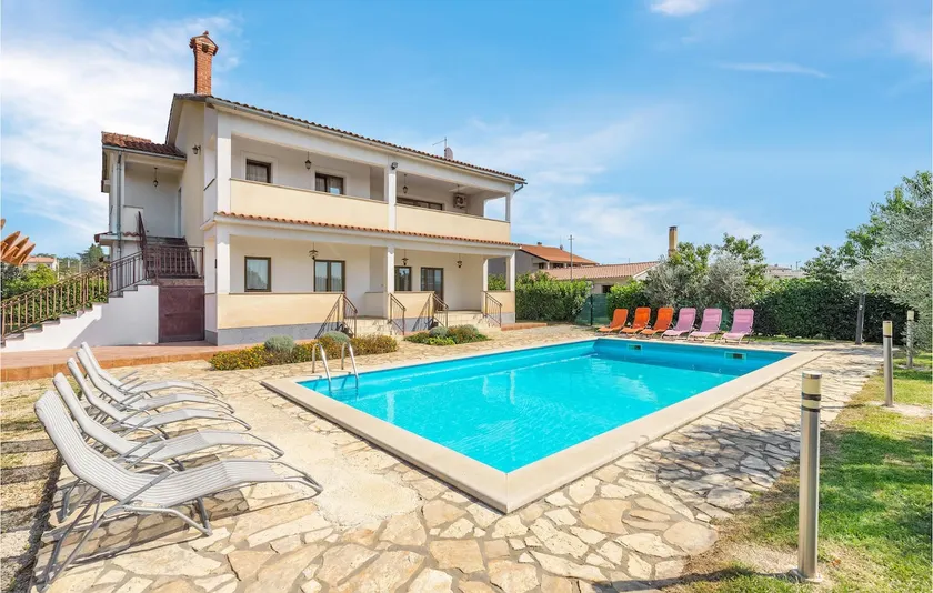 Beautiful home in Visnjan - Image 1