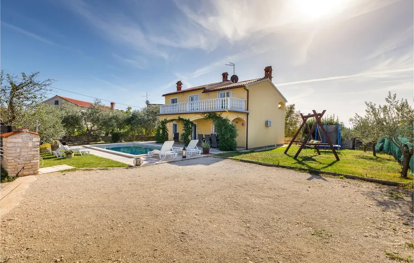 Luxurious home in Gajana - Image 1