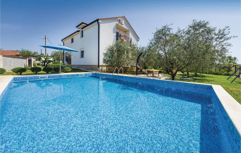 4 bedroom lovely home in Kakma - Image 1