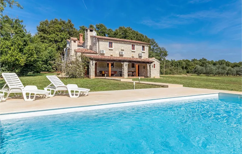4 Bedroom Awesome Home In Pula - Image 1