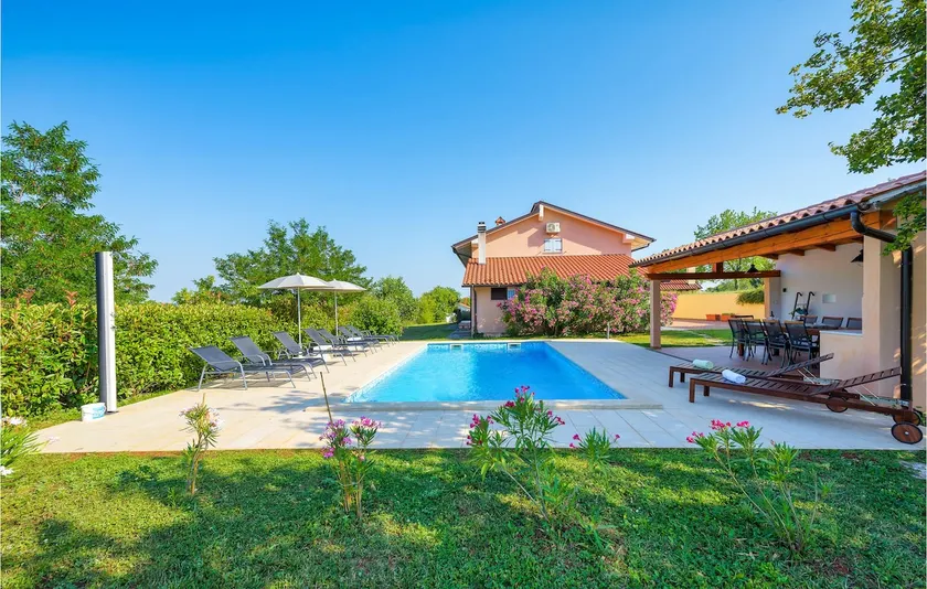 Gorgeous home in Pazin - Image 1