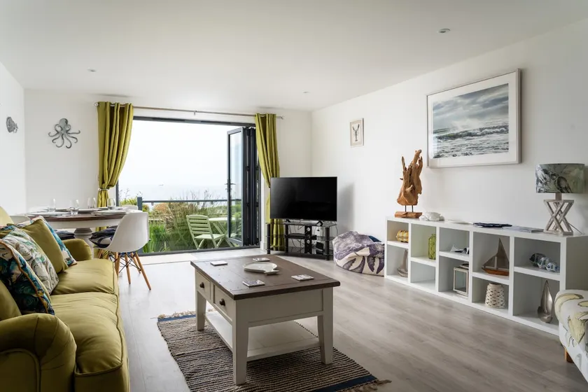 Seasky Luxury Apartment With Sea Views Praa Sands - Image 1
