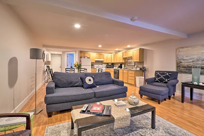 Cute Grand Haven Apartment: Walk Downtown Streets! - Image 1