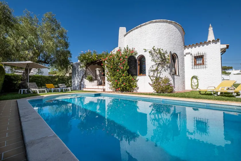 Vilamoura - Villa w/ private pool, terrace + 7 sle - Image 1