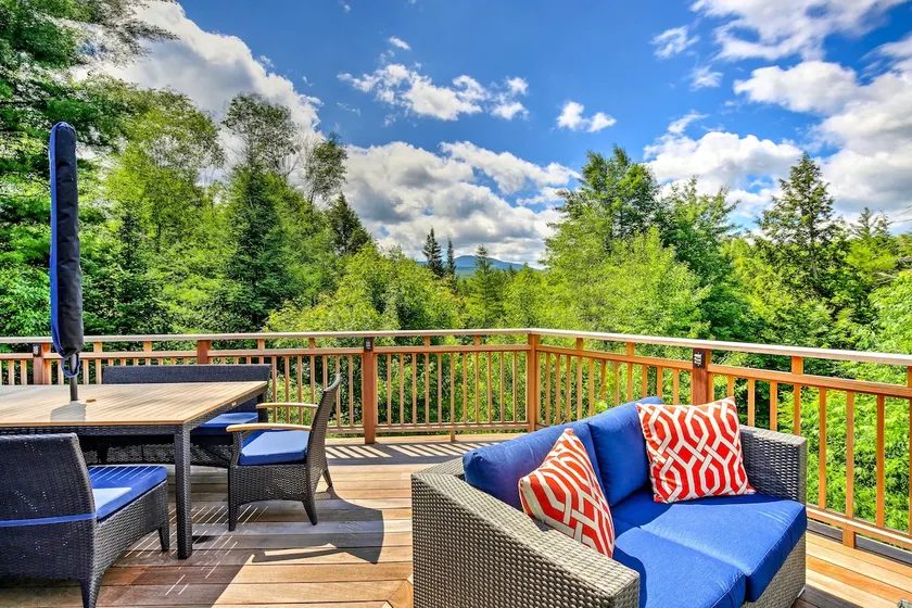 Pet-Friendly House w/ Deck - 10 Mi to Stowe Mtn! - Image 1