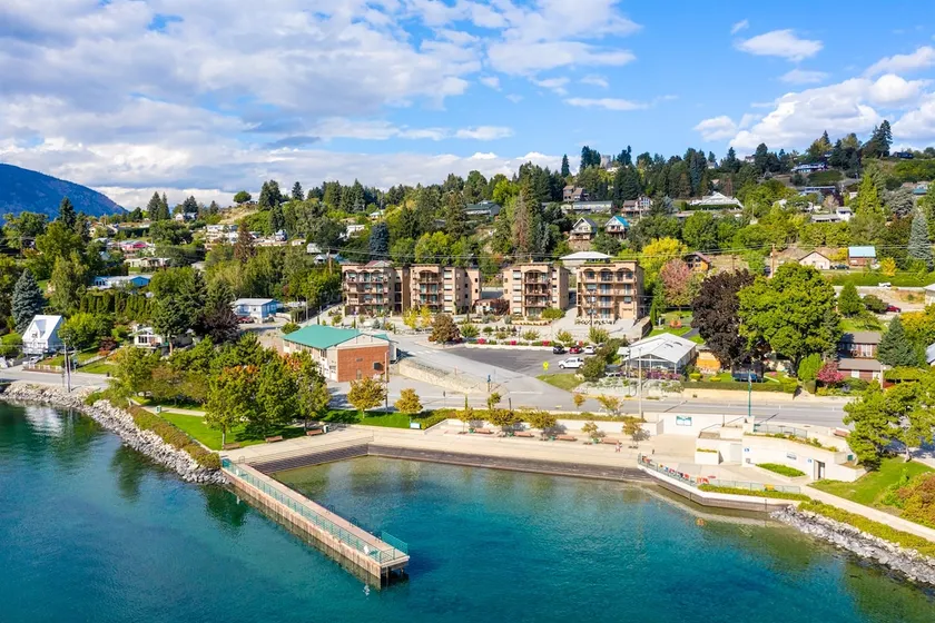 Breathtaking views, walk downtown-Manson Bay - Image 1