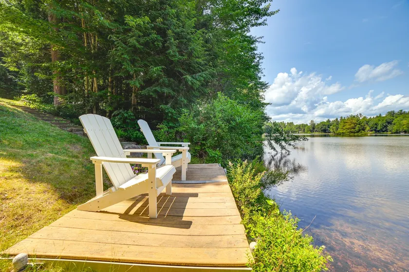 Breathtaking Newbury Cottage w/ Deck on Chalk Pond - Image 1