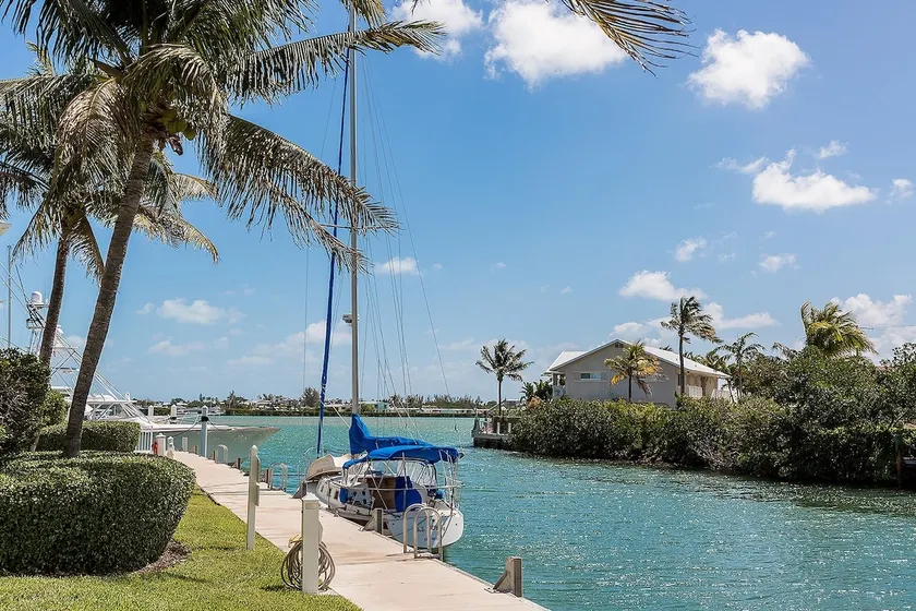 Tropical Seahorse at Coral Lagoon ~ Waterfront Villa w Resort Pool - Image 1