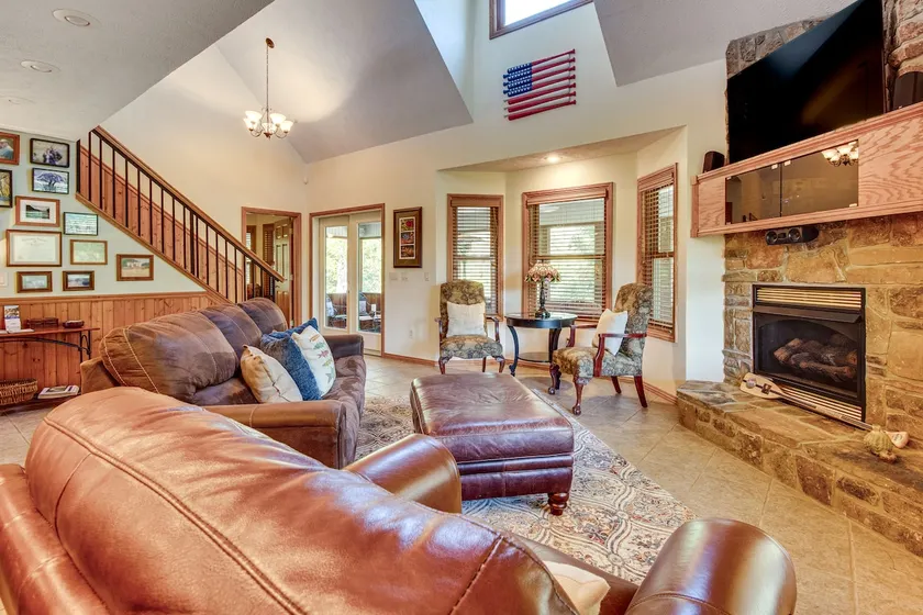 'TroutFest' Riverfront Norfork Home, Great Fishing - Image 1