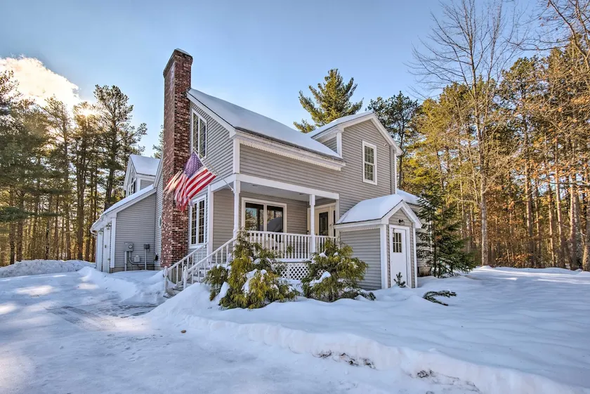 Charmerende 3BR Center Ossipee Hjem m / Fire Pit! - Image 1