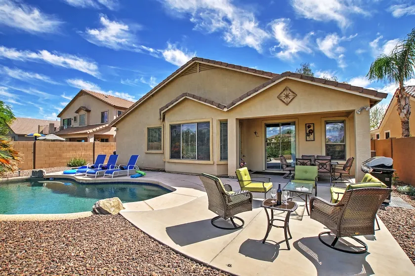 Golf Course View! Group Getaway in Queen Creek - Image 1