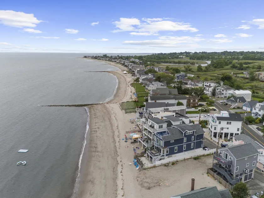 Charming Fairfield Beach Cottage - Image 1