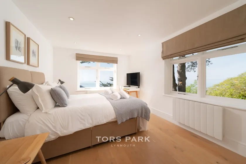 Stunning Sea View Apartment For Groups | 3 Bed - Image 1