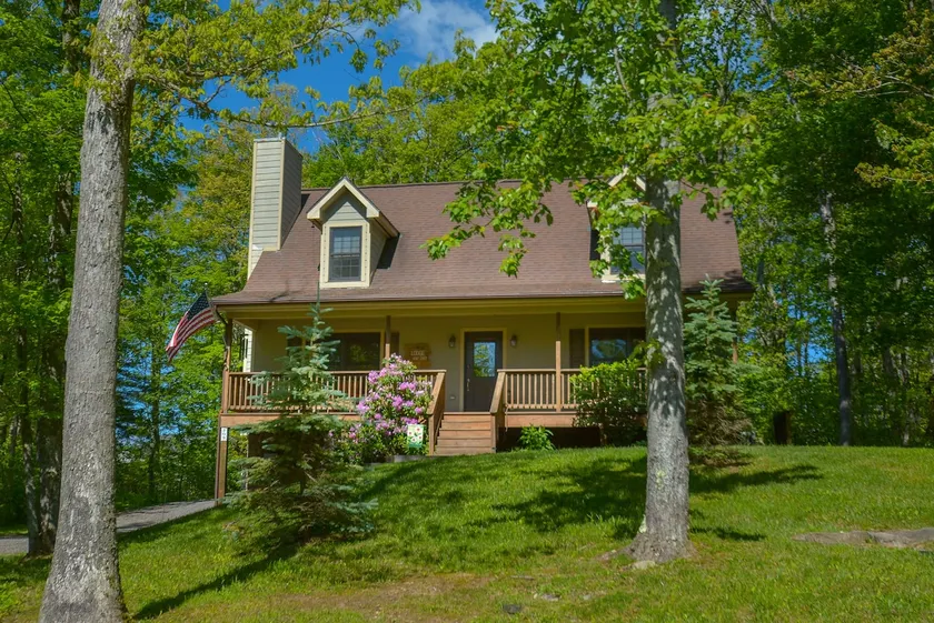 Sparkys Lodge - Image 1