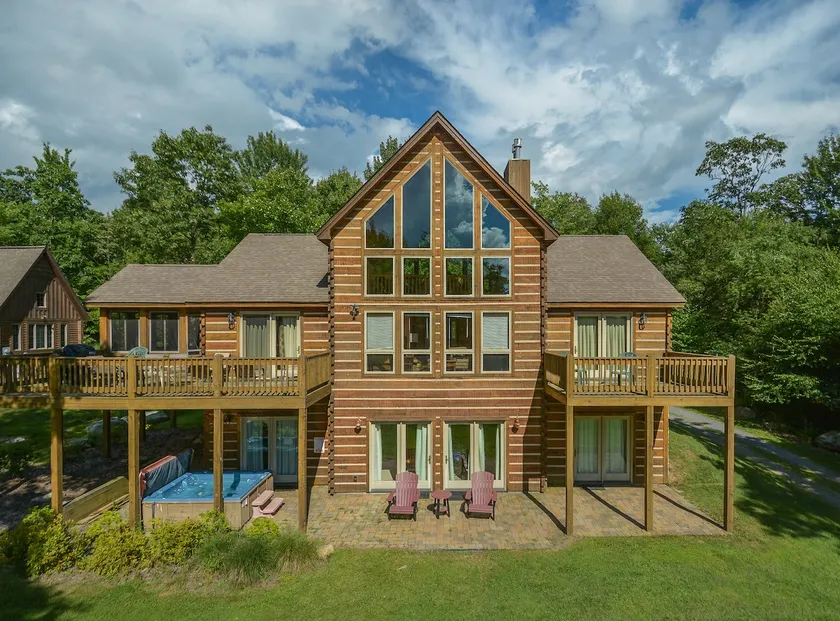 Mountain Top Lodge - Image 1