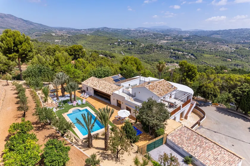 Villa Joan - PlusHolidays - Image 1