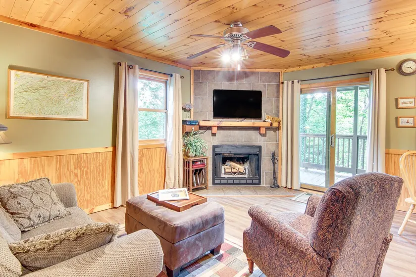 'Fox Den' w/ Hot Tub! 22 Mi to Cataloochee Skiing - Image 1
