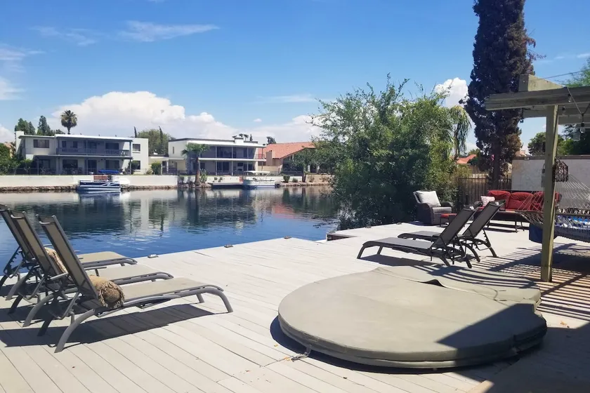 Sun Deck, Hot Tub! Lakefront Tempe House - Image 1