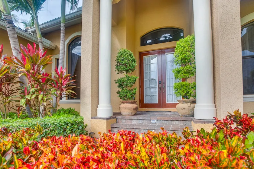 Upscale Marco Island Villa w/ Outdoor Bar + Pool! - Image 1