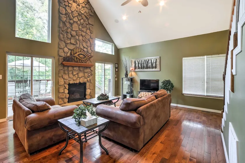 Hot Tub & Wooded Views: Lakefront Blue Eye Cottage - Image 1