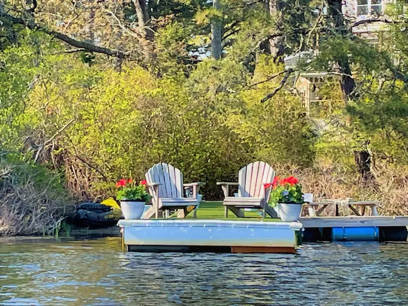 The Breeze on Minister's Pond - Image 1