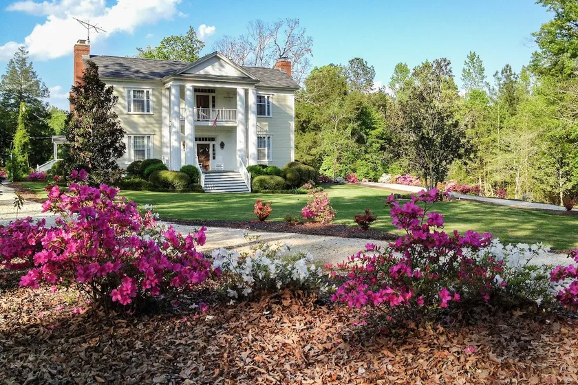 Historic 1840's Estate on 20 Acres w/ Guest House - Image 1
