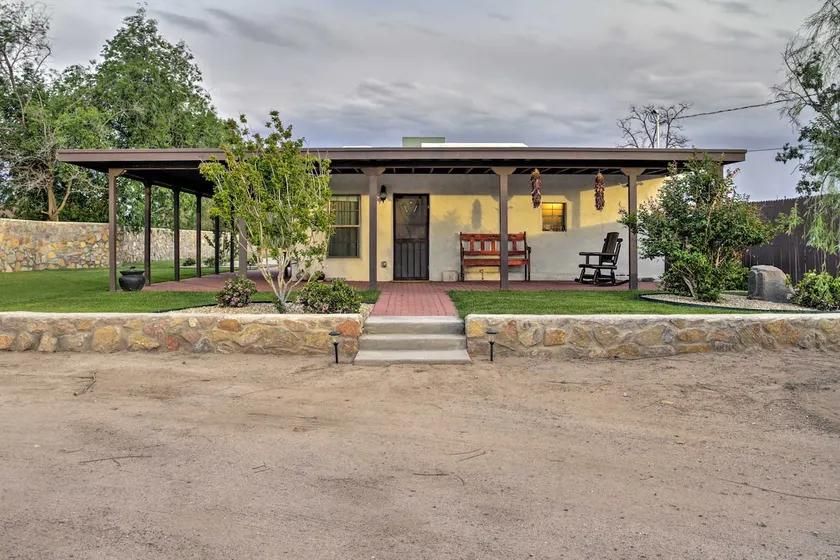 Charming Couples Casita, Walk to Old Mesilla Plaza - Image 1